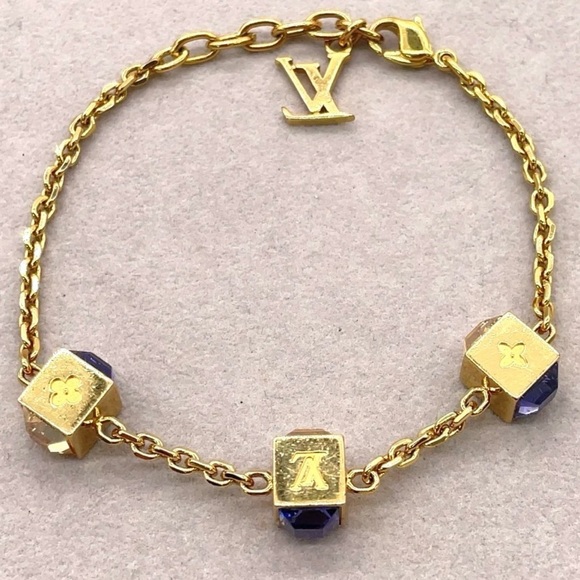 Auth Louis Vuitton Collier Gamble
Swarovski GD Bracelet. Model M65209 - Picture 1 of 12